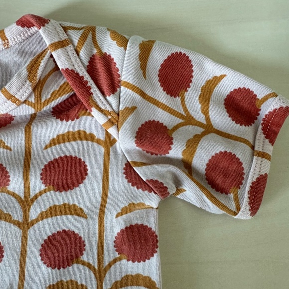 Kate Quinn Short Sleeve Bodysuit – Floral - Picture 5 of 8